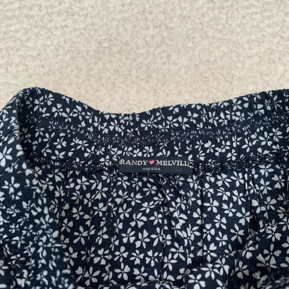 Brandy Melville Navy Floral Skirt - Picture 2 of 6